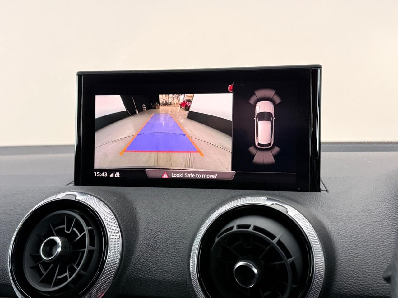 Audi Q2 thumbnail Infotainment System