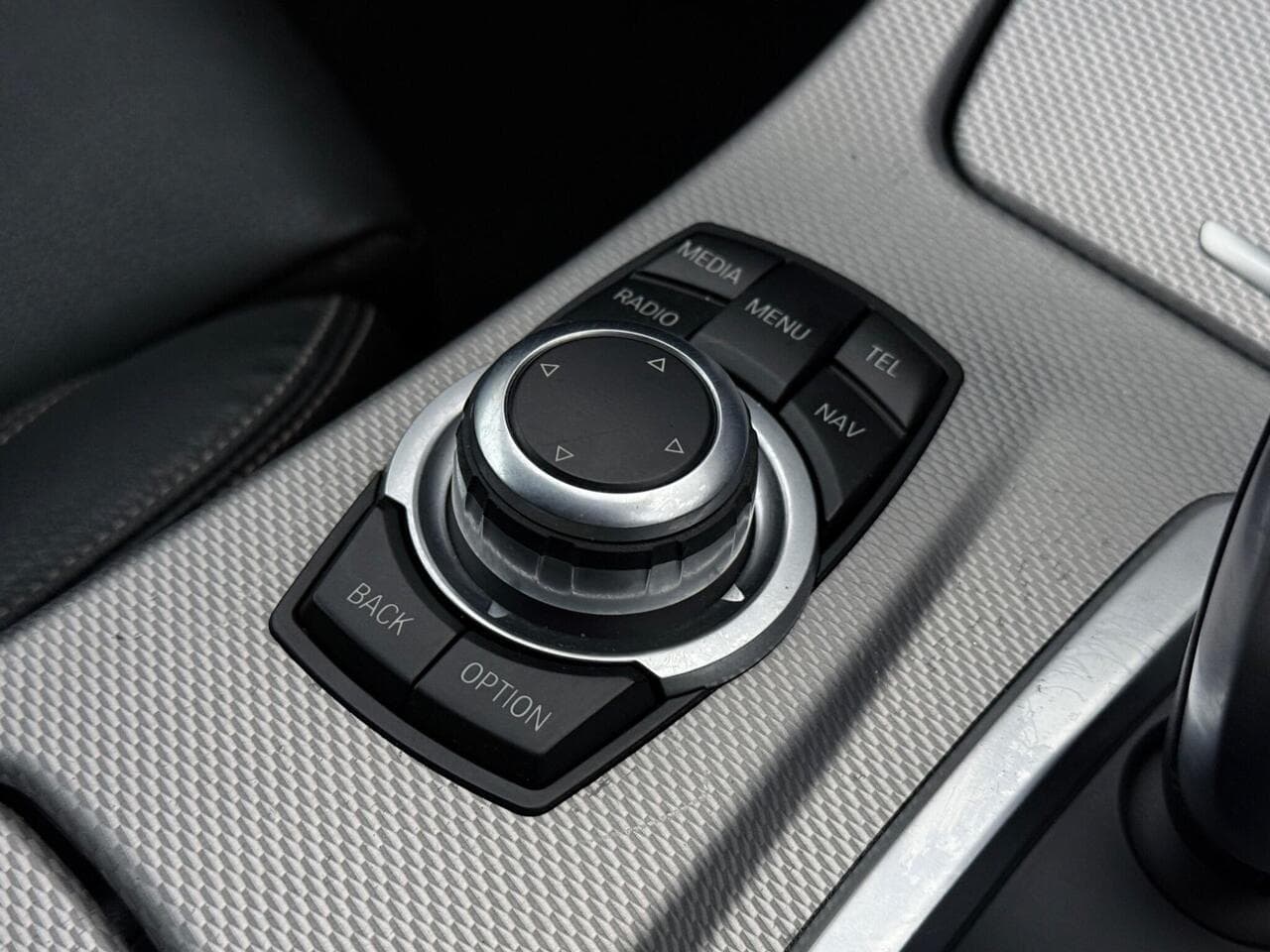 BMW 5 Series thumbnail Misc Controls