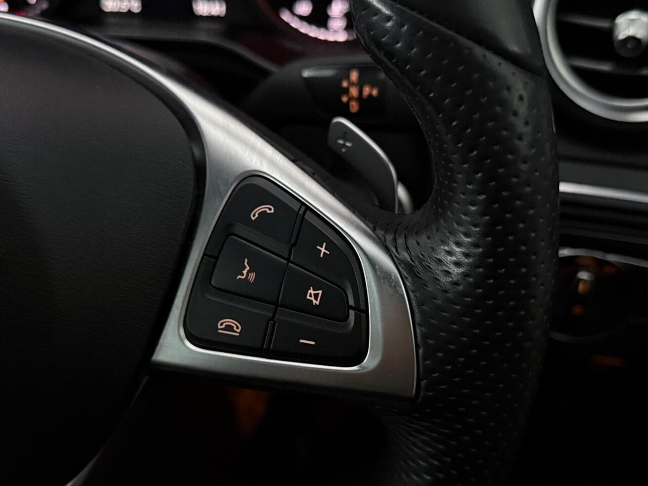 Mercedes-Benz C Class thumbnail Misc Controls