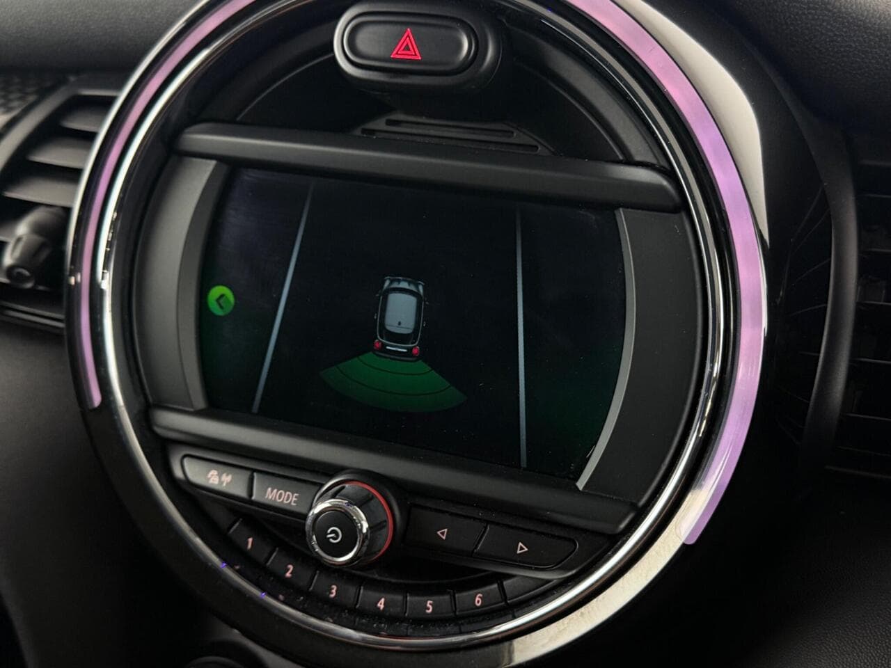 MINI Hatch thumbnail Infotainment System