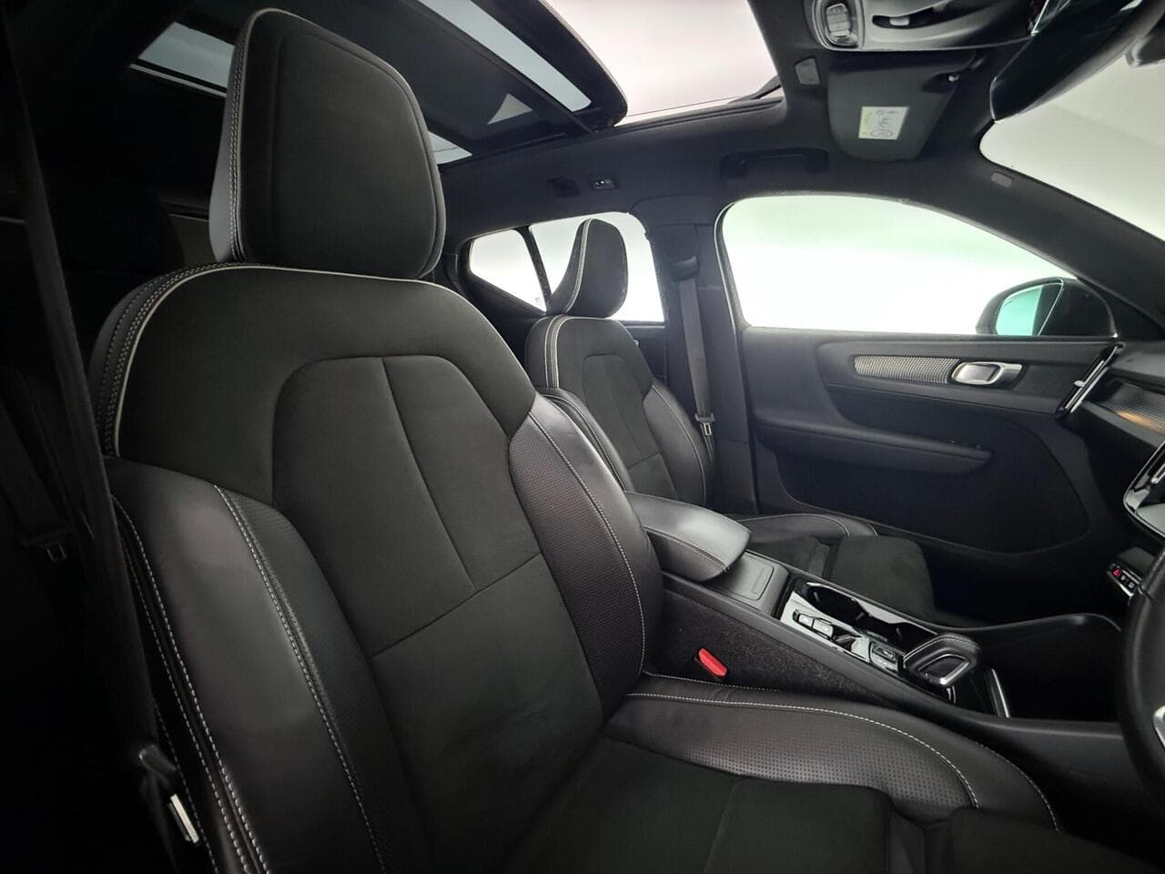 Volvo XC40 thumbnail Seat Driver