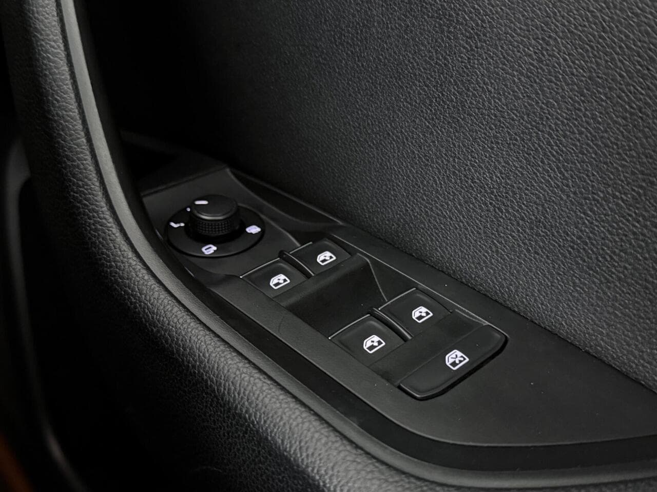 Skoda Superb thumbnail Misc Controls