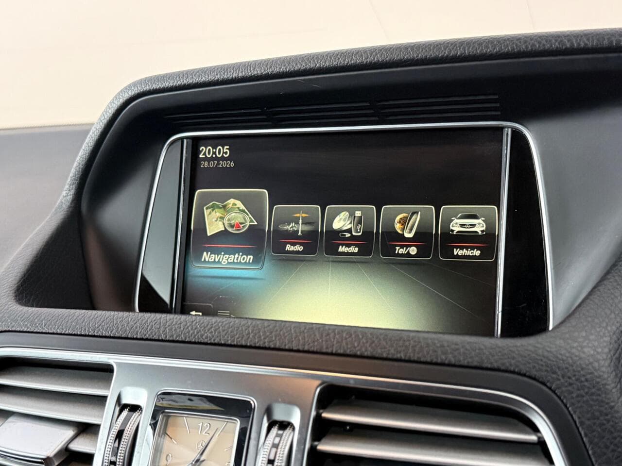 Mercedes-Benz E Class thumbnail Infotainment System