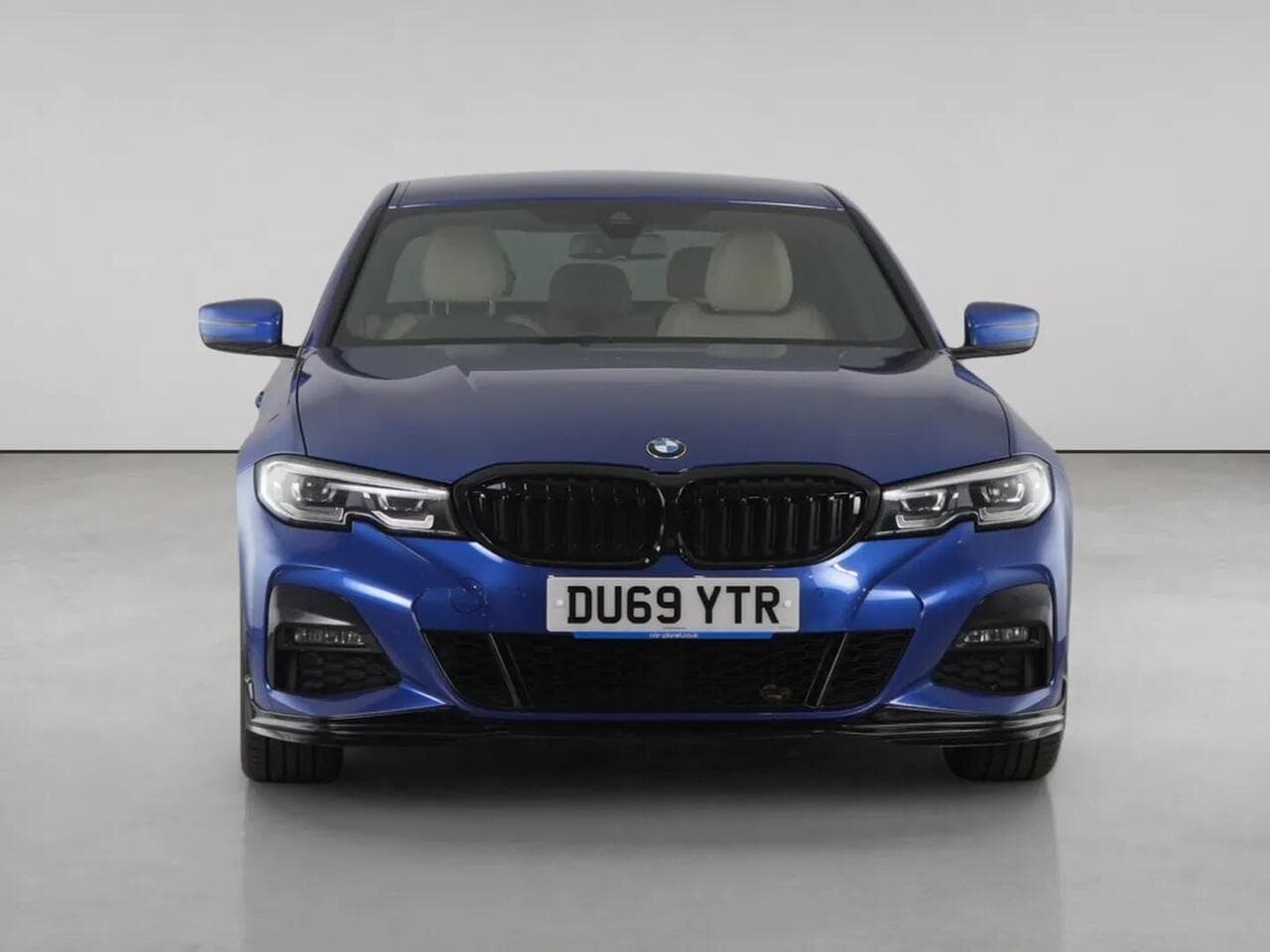 BMW 3 Series thumbnail Front