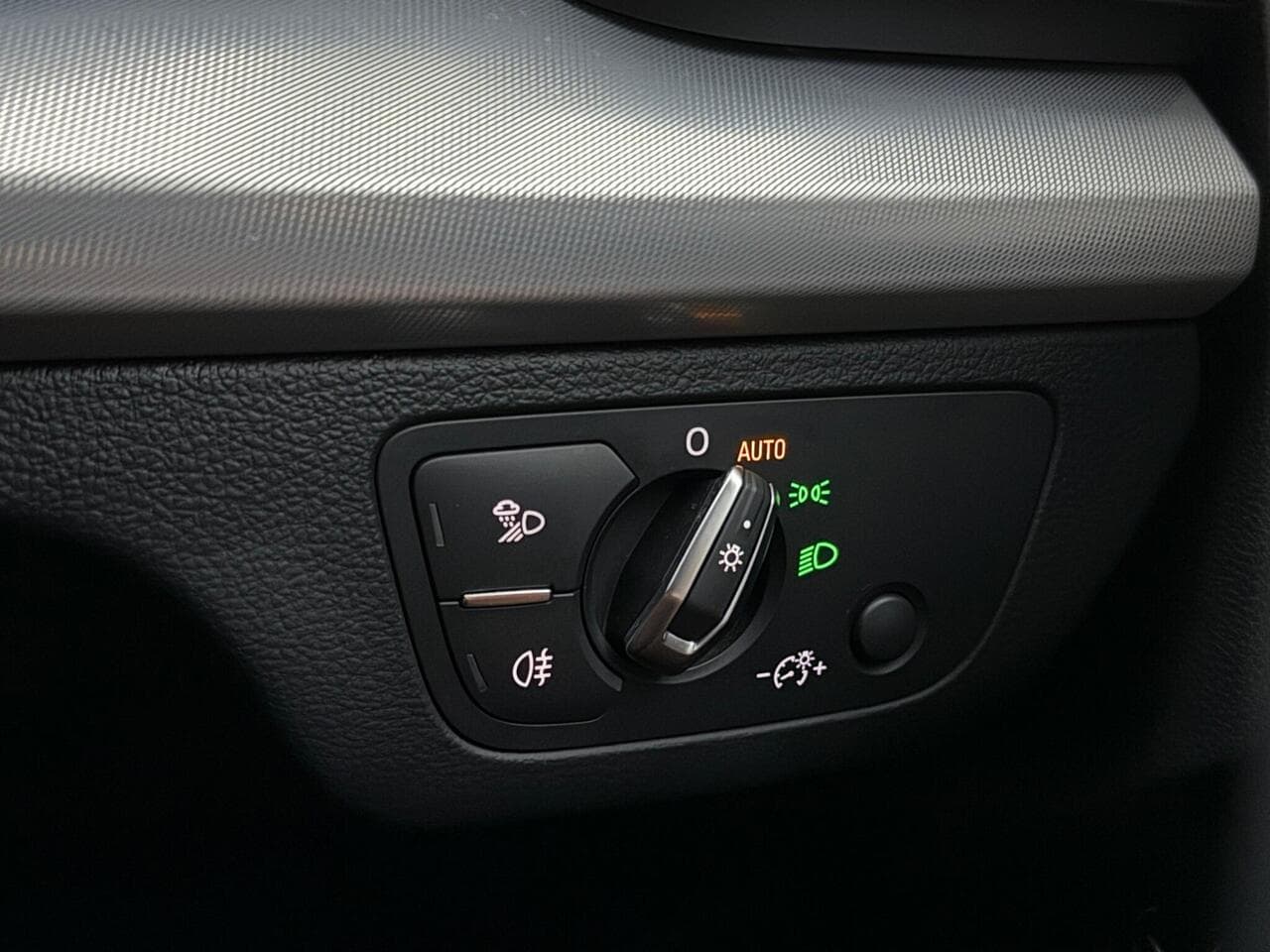Audi Q5 thumbnail Misc Controls