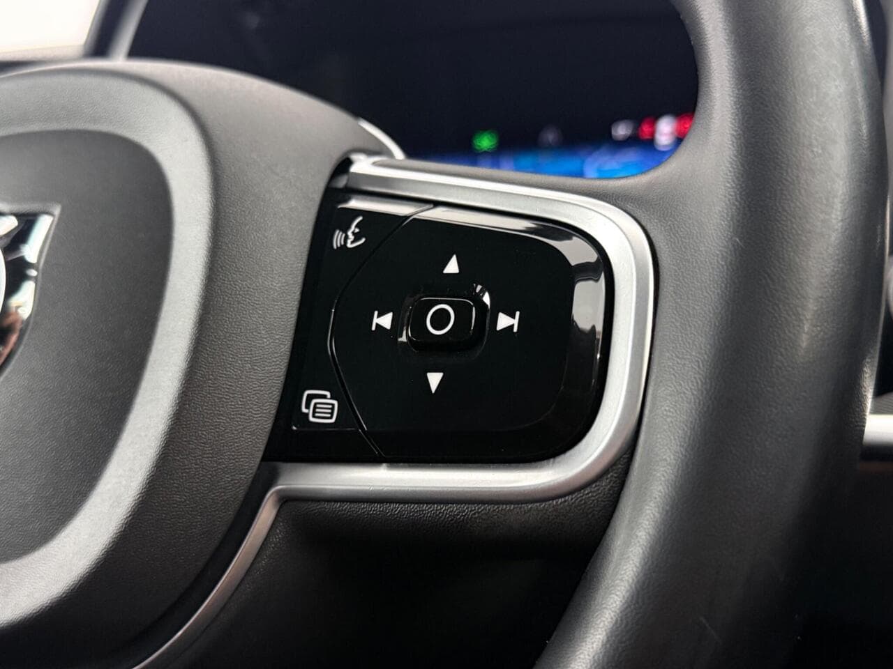 Volvo V90 thumbnail Misc Controls