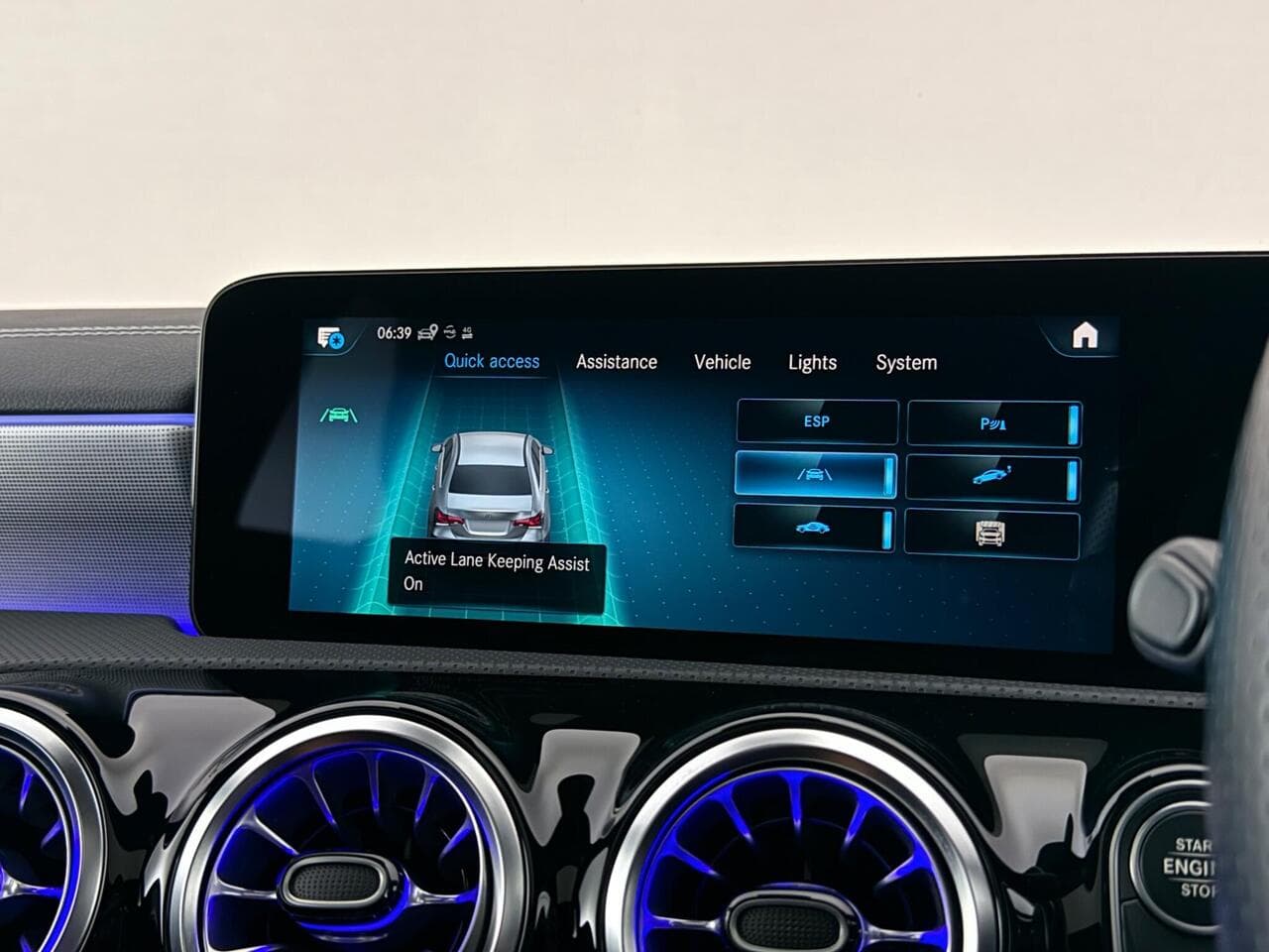 Mercedes-Benz A Class thumbnail Infotainment System