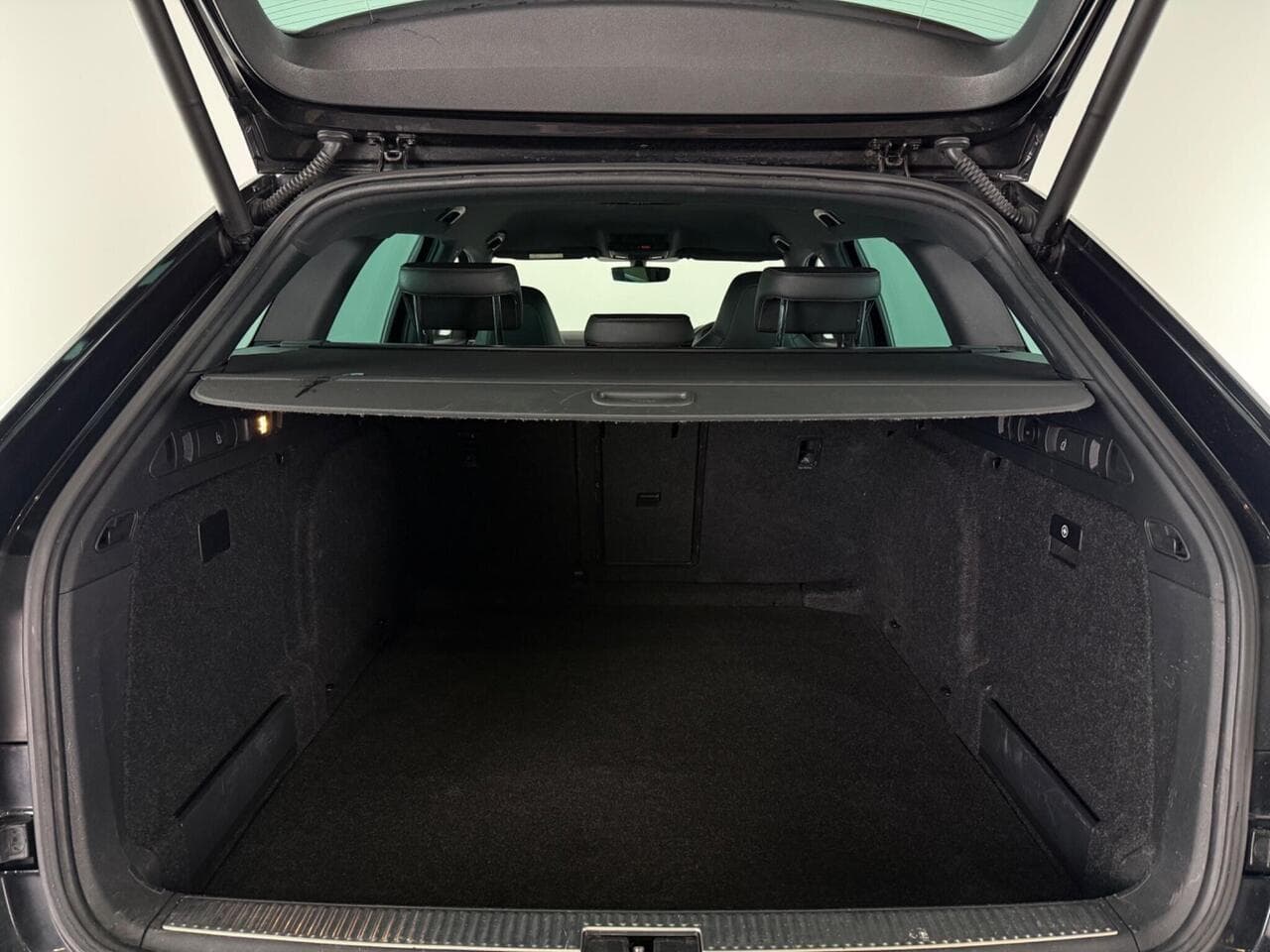 Skoda Superb thumbnail Boot