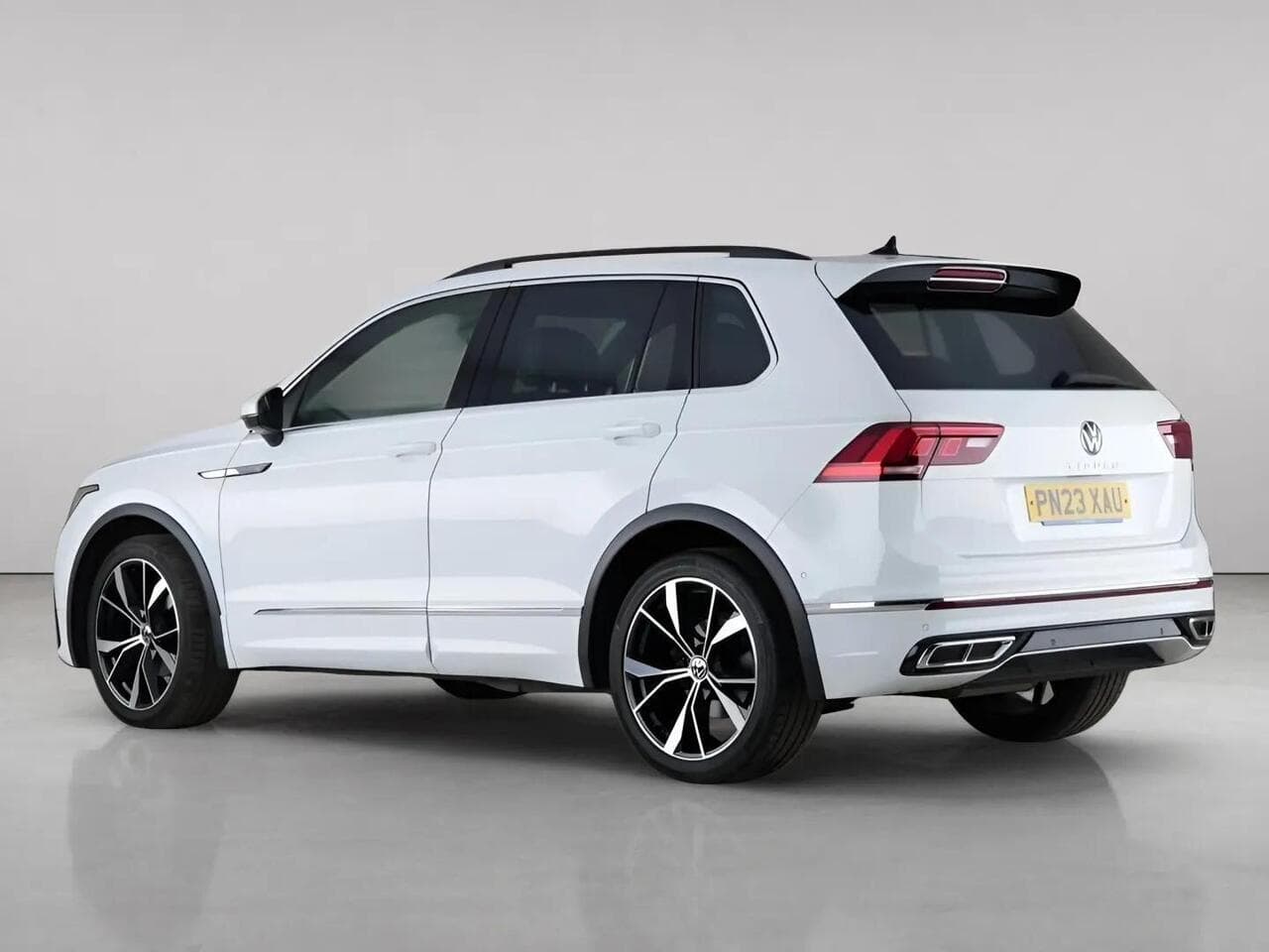 Volkswagen Tiguan thumbnail Rear Left