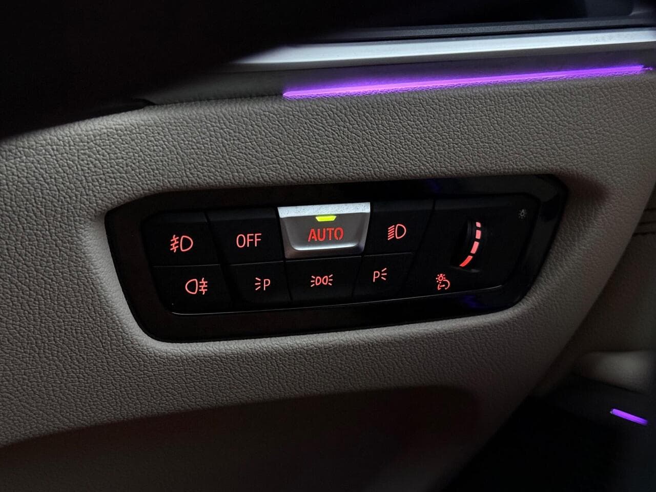 BMW 3 Series thumbnail Misc Controls