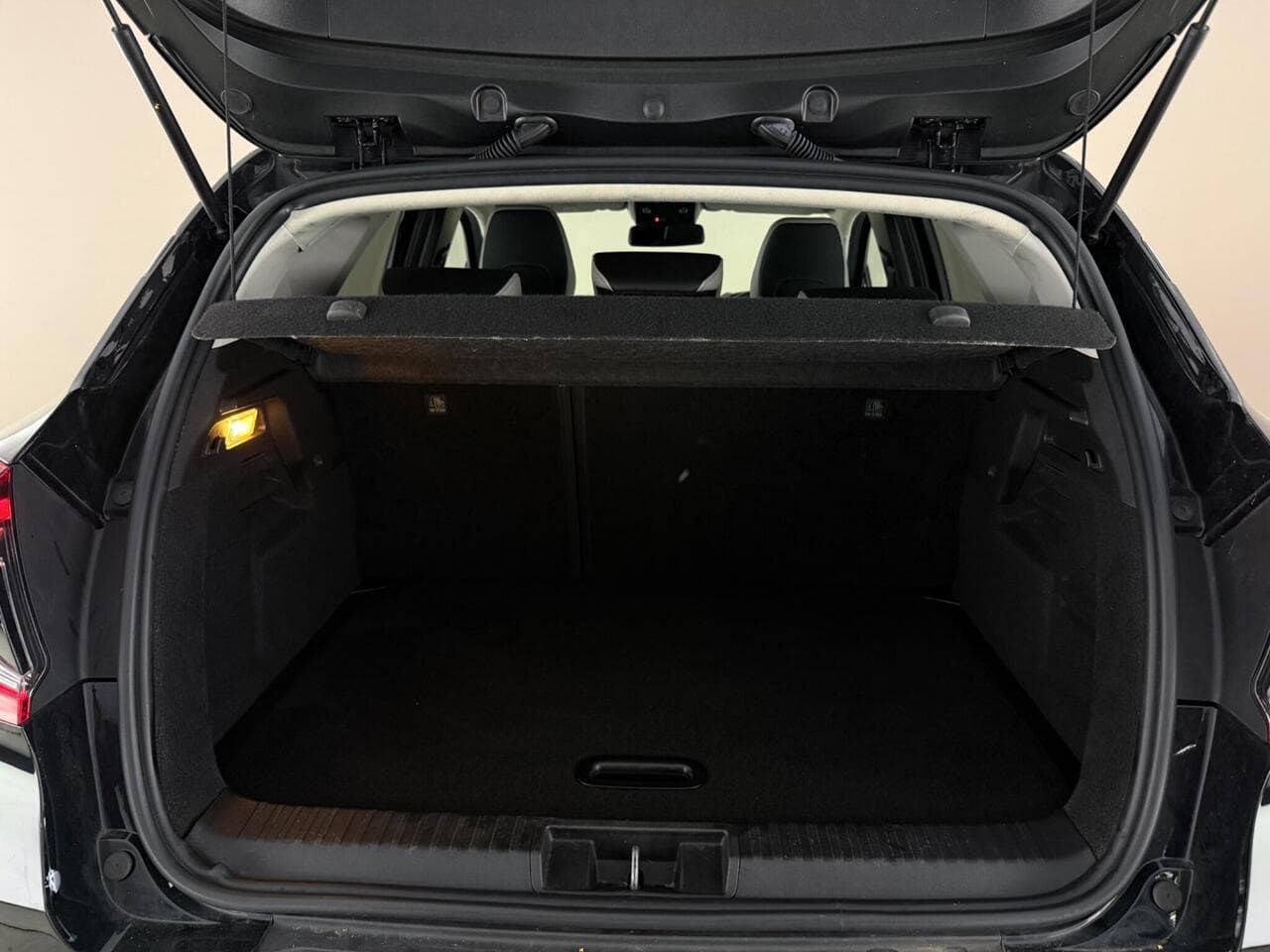 Renault Captur thumbnail Boot