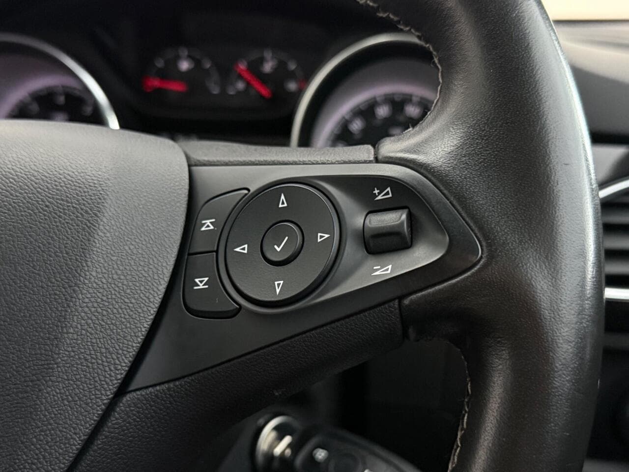 Vauxhall Astra thumbnail Misc Controls