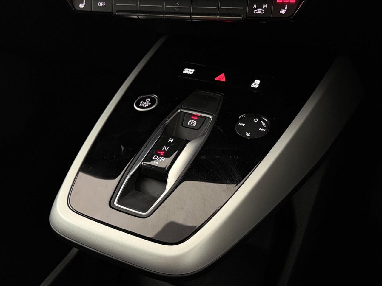 Audi Q4 e-tron thumbnail Misc Controls