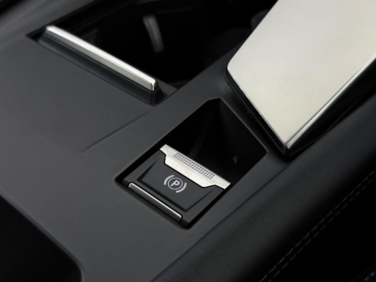 Peugeot 308 thumbnail Misc Controls