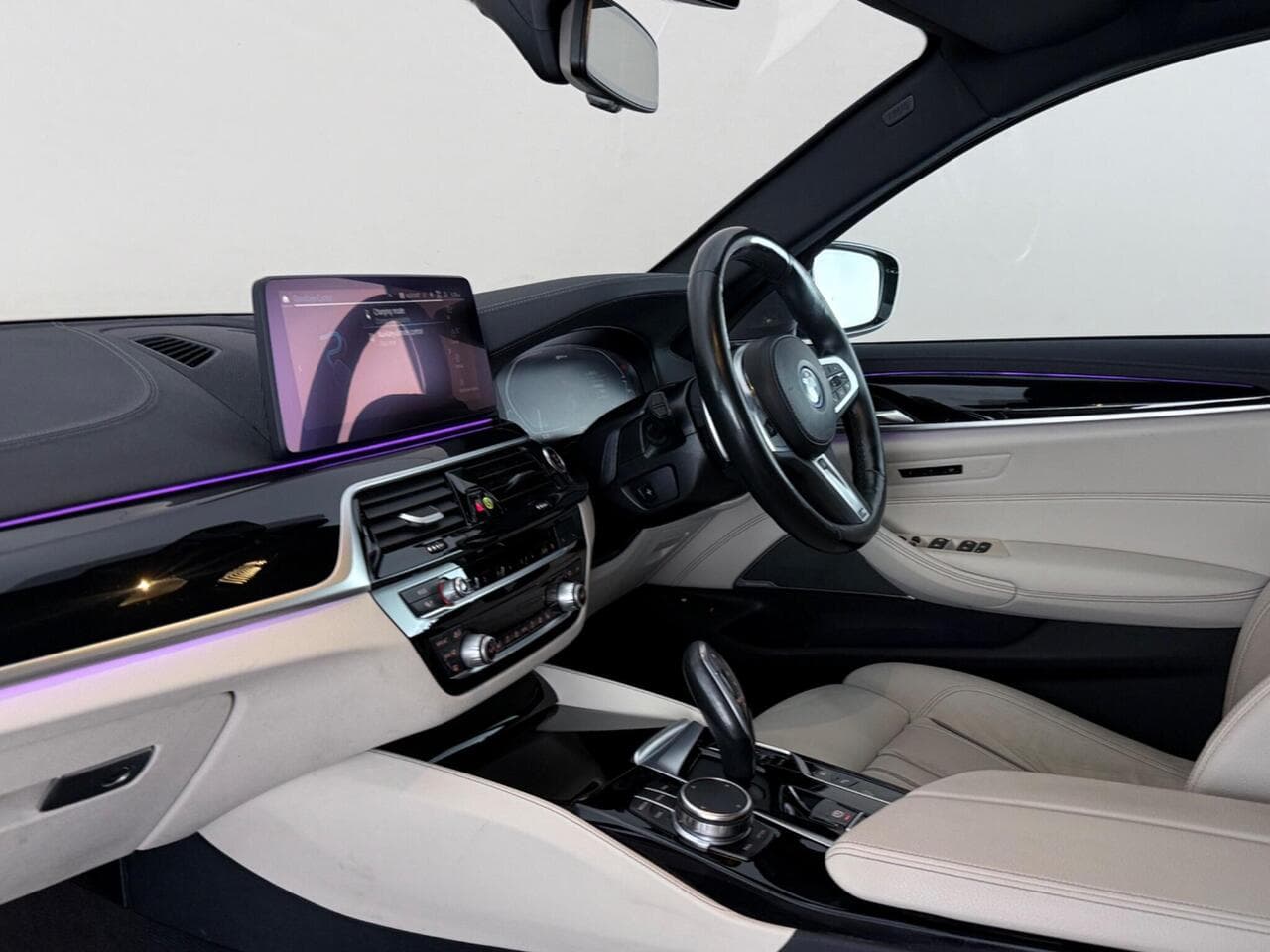BMW 5 Series thumbnail Interior Front