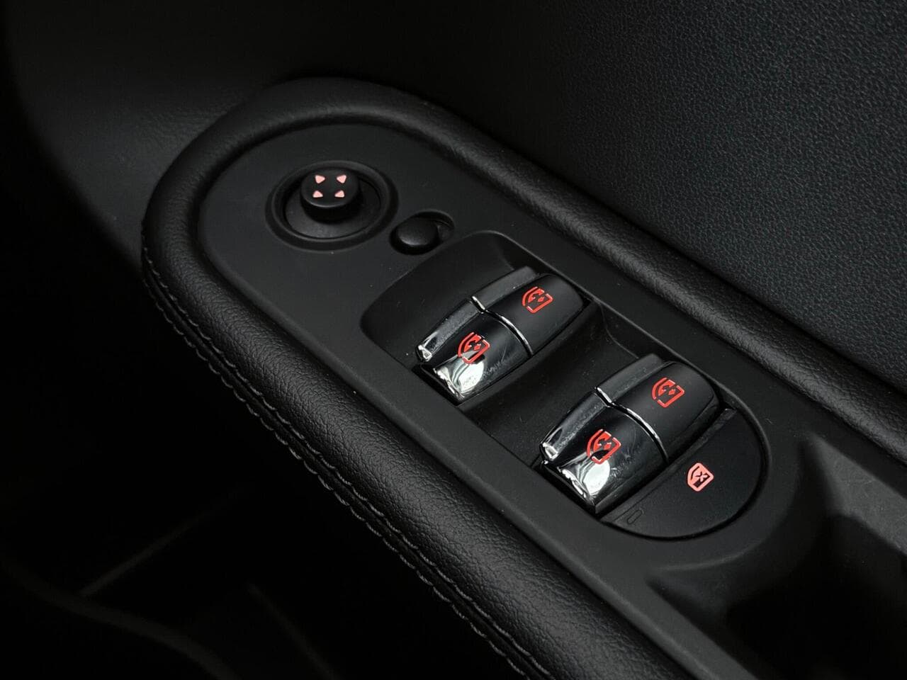 MINI Countryman thumbnail Misc Controls