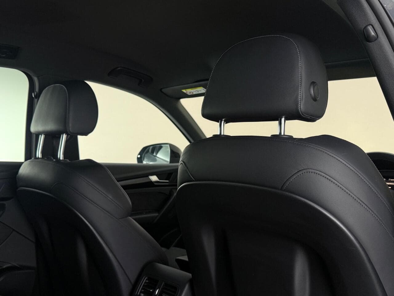 Audi Q5 thumbnail Seats Rear