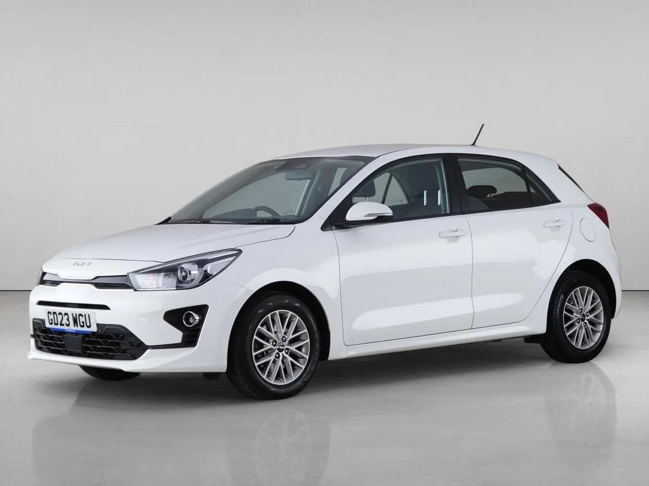 Kia Rio thumbnail Front Left