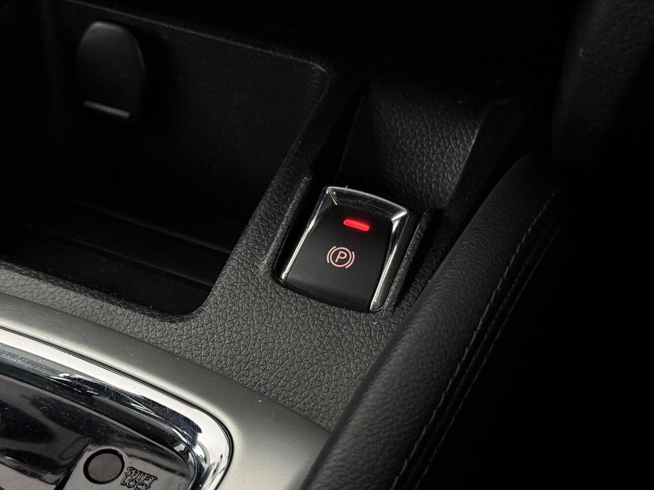 Nissan Qashqai thumbnail Misc Controls