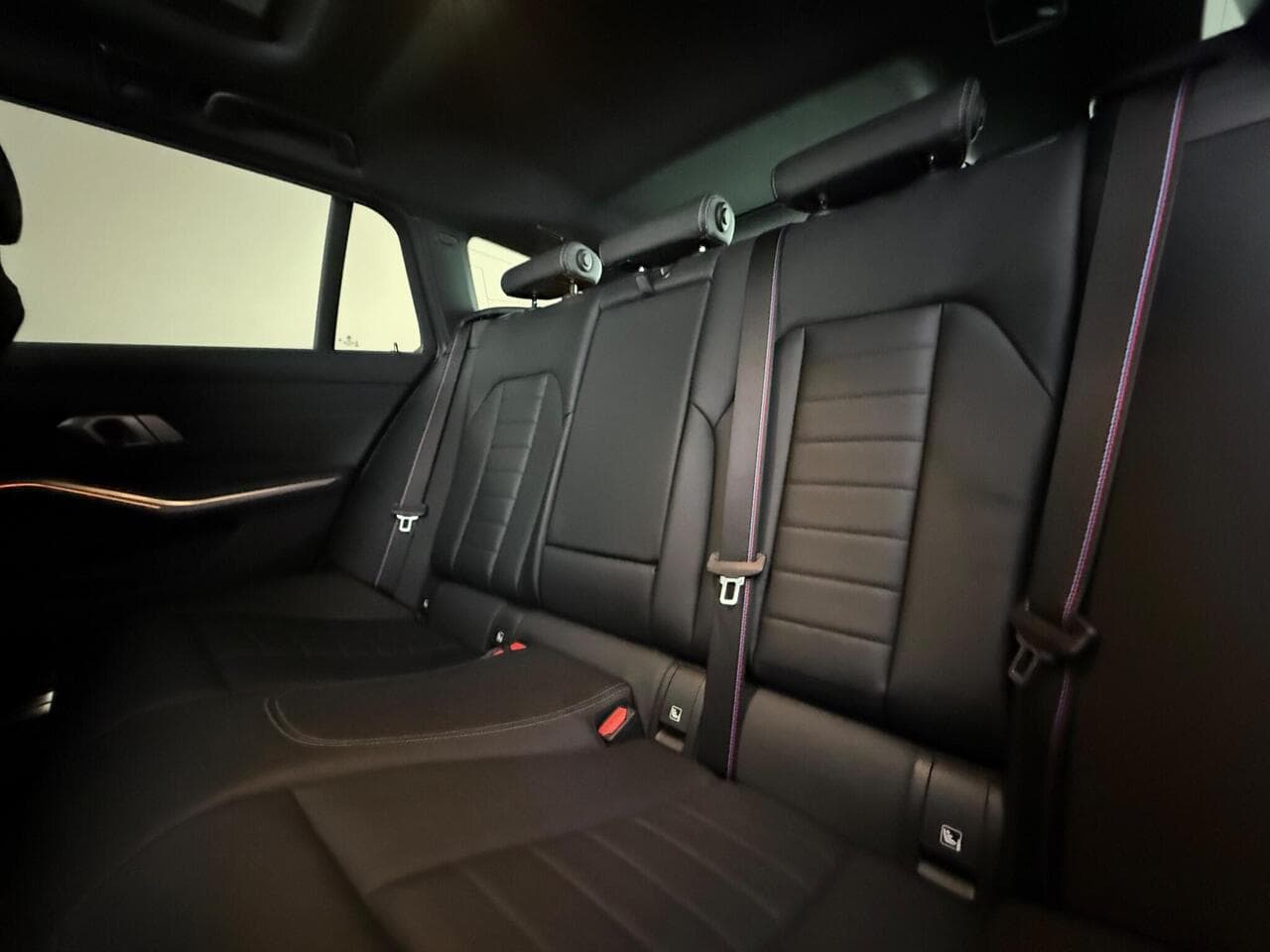 BMW 3 Series thumbnail Seats Rear