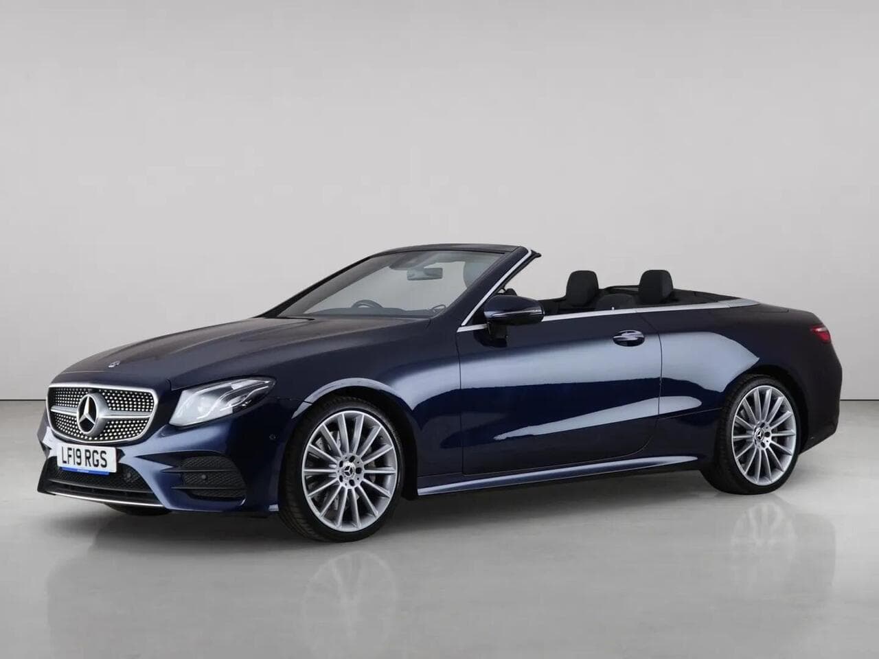 Mercedes-Benz E Class thumbnail Front Left