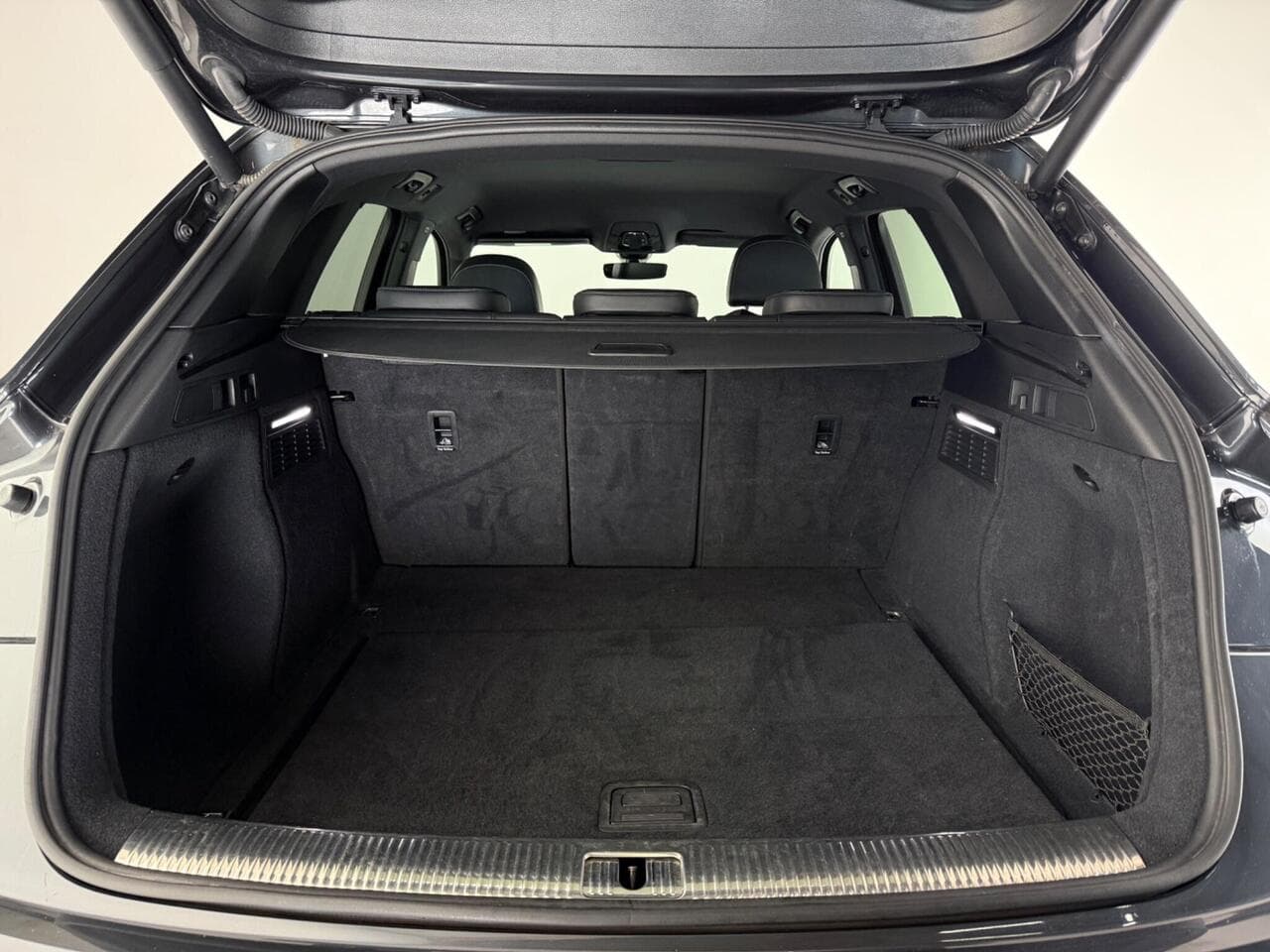 Audi Q5 thumbnail Boot