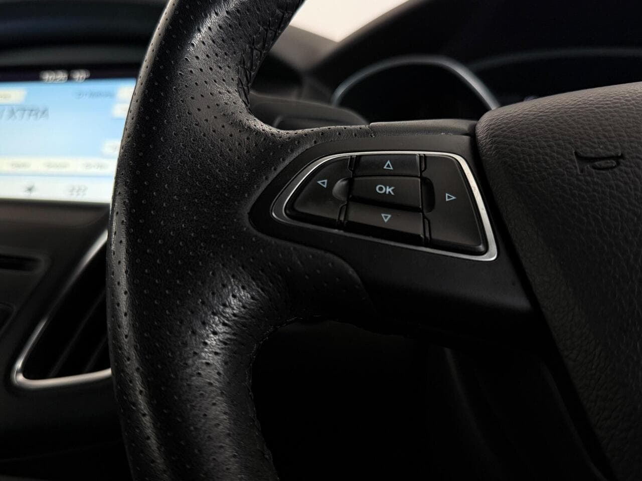 Ford Focus thumbnail Misc Controls
