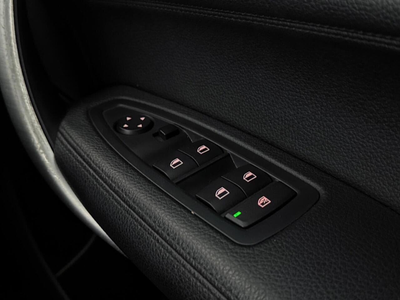 BMW 1 Series thumbnail Misc Controls