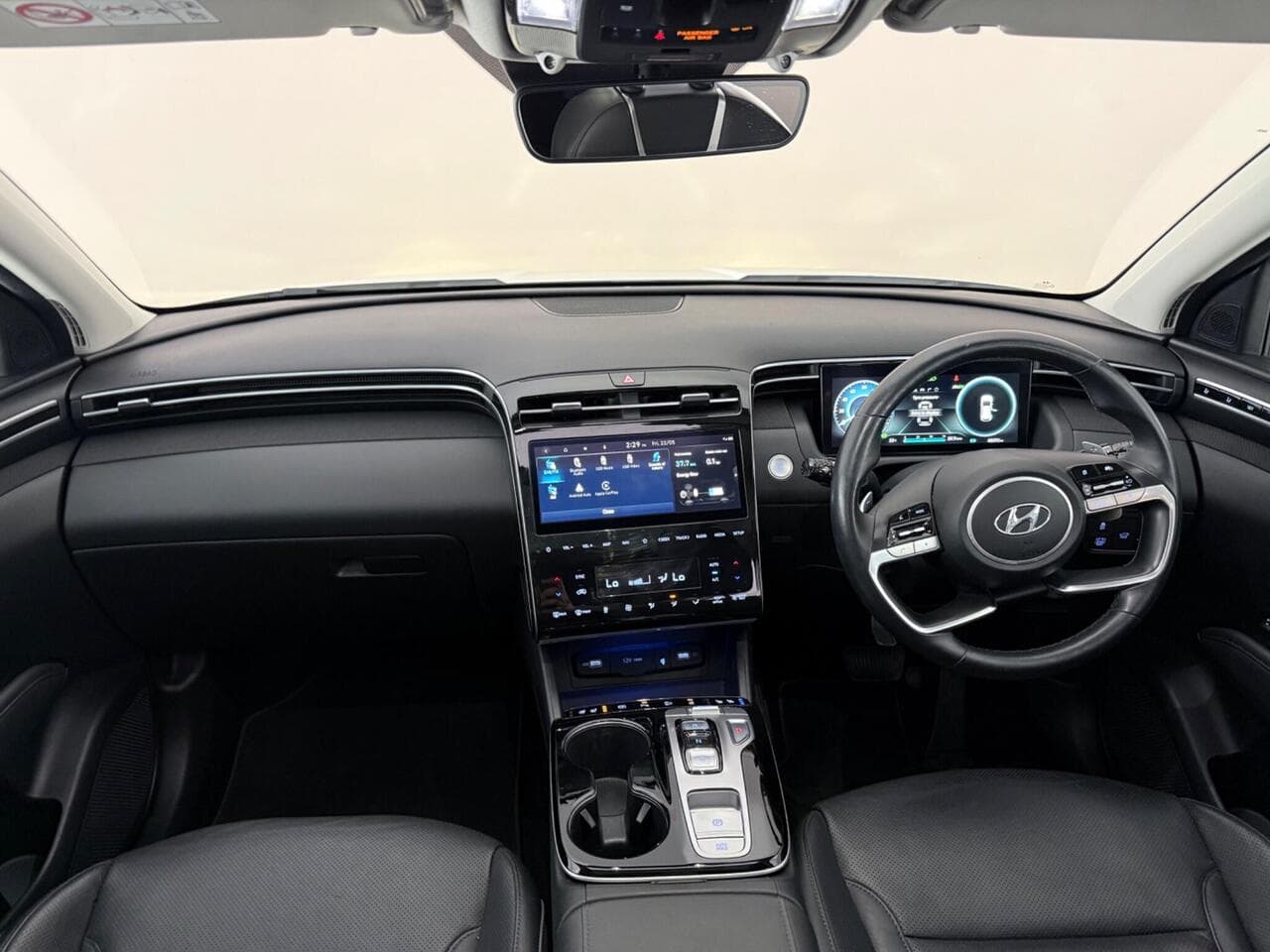 Hyundai TUCSON thumbnail Interior Front