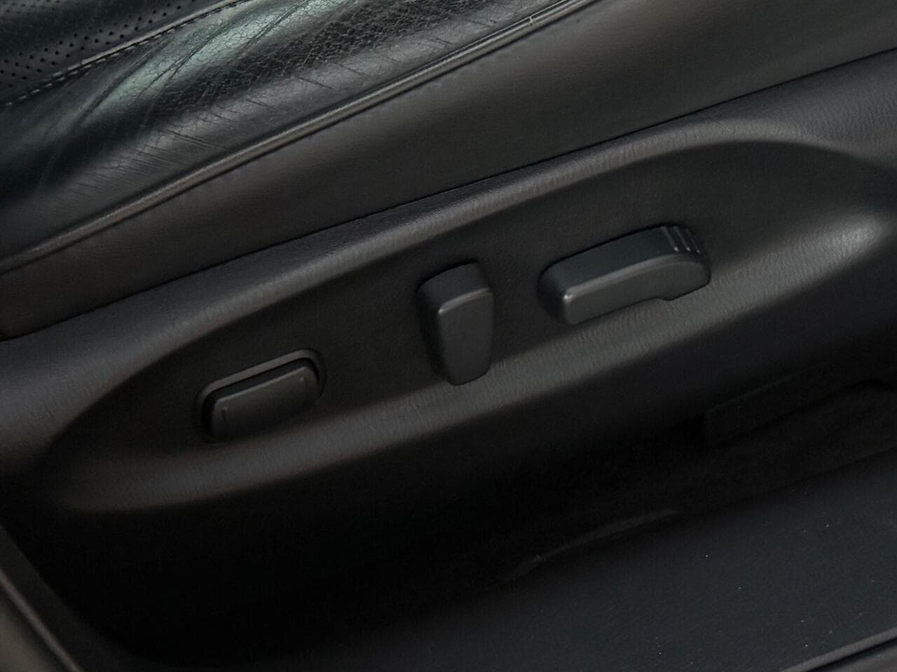 Infiniti Q70 thumbnail Misc Controls