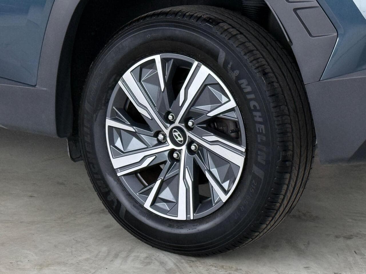 Hyundai TUCSON thumbnail Wheel