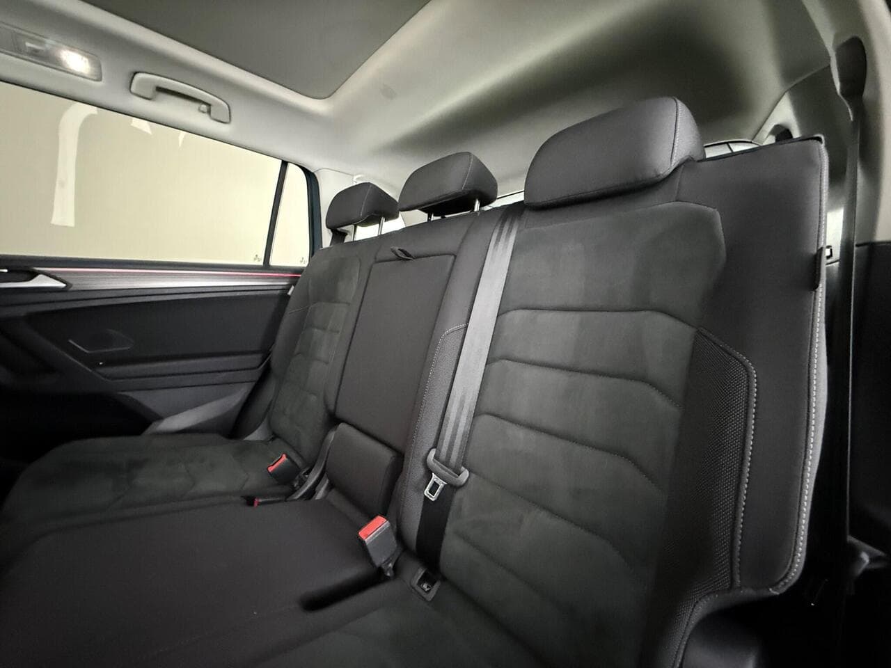 Volkswagen Tiguan Allspace thumbnail Seats Rear