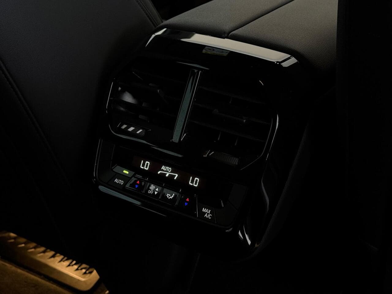 BMW iX thumbnail Misc Controls