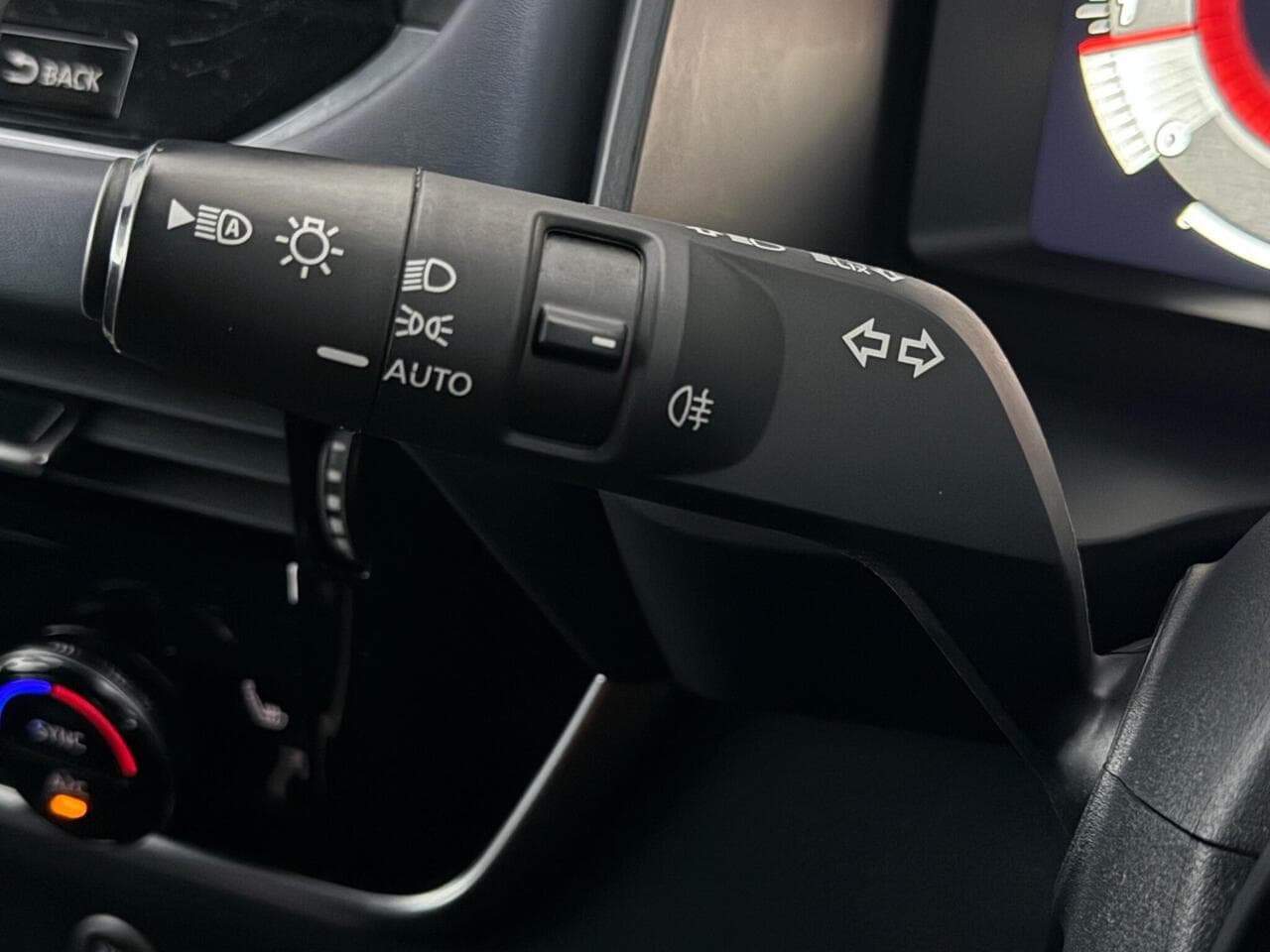 Nissan Qashqai thumbnail Misc Controls