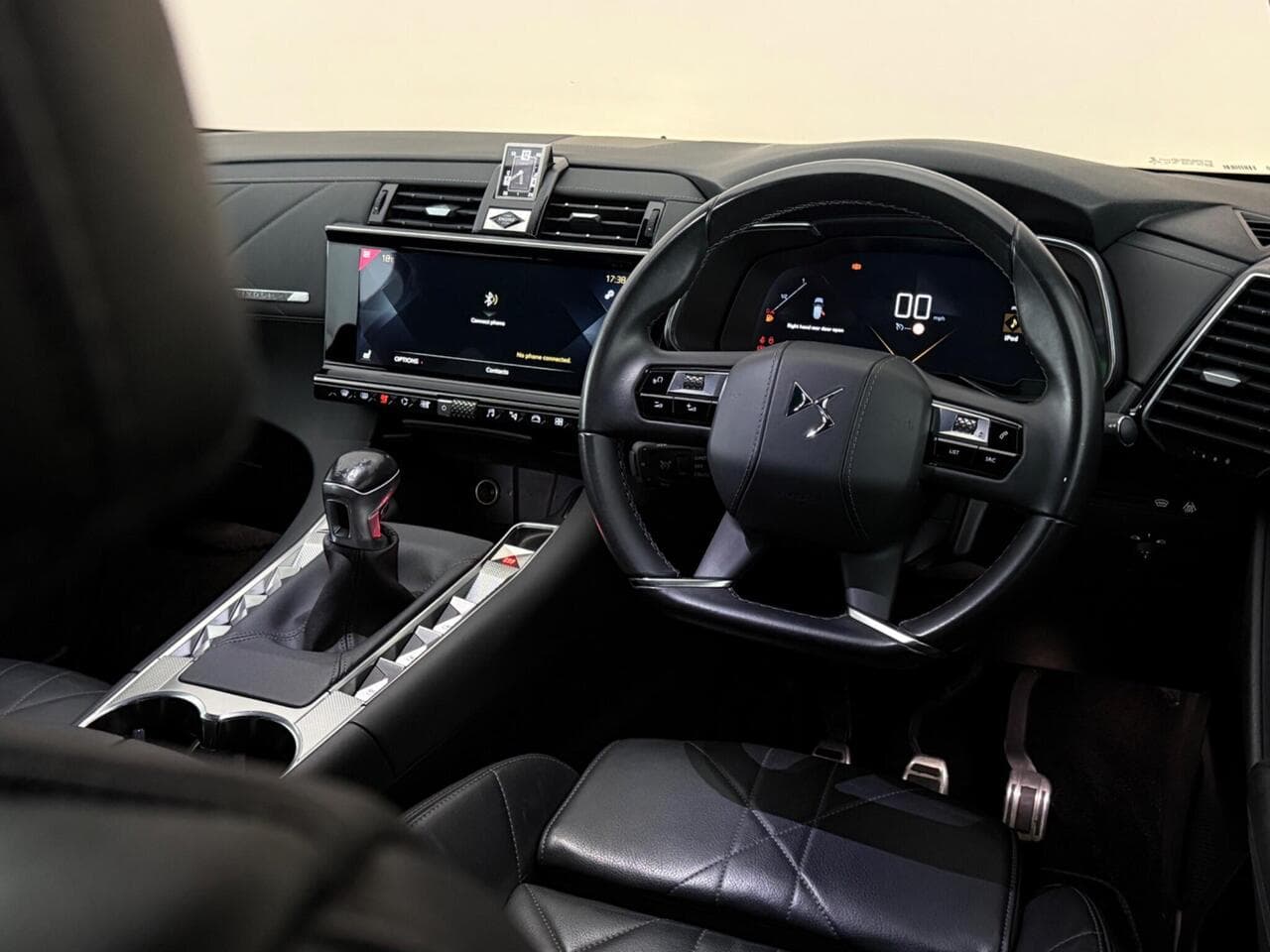 DS AUTOMOBILES DS 7 CROSSBACK thumbnail Interior Front
