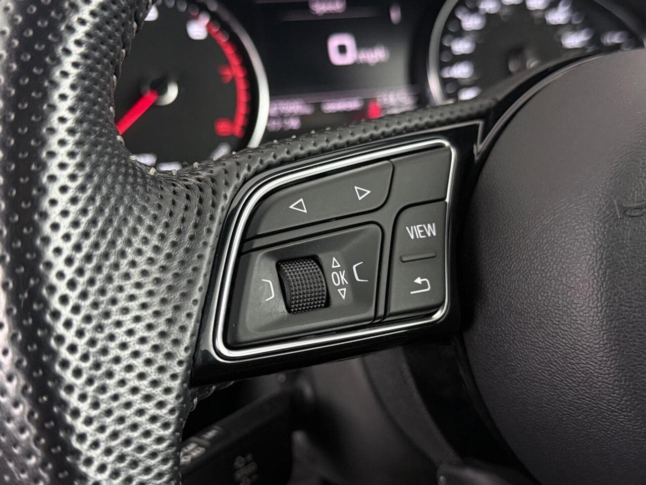 Audi A4 thumbnail Misc Controls
