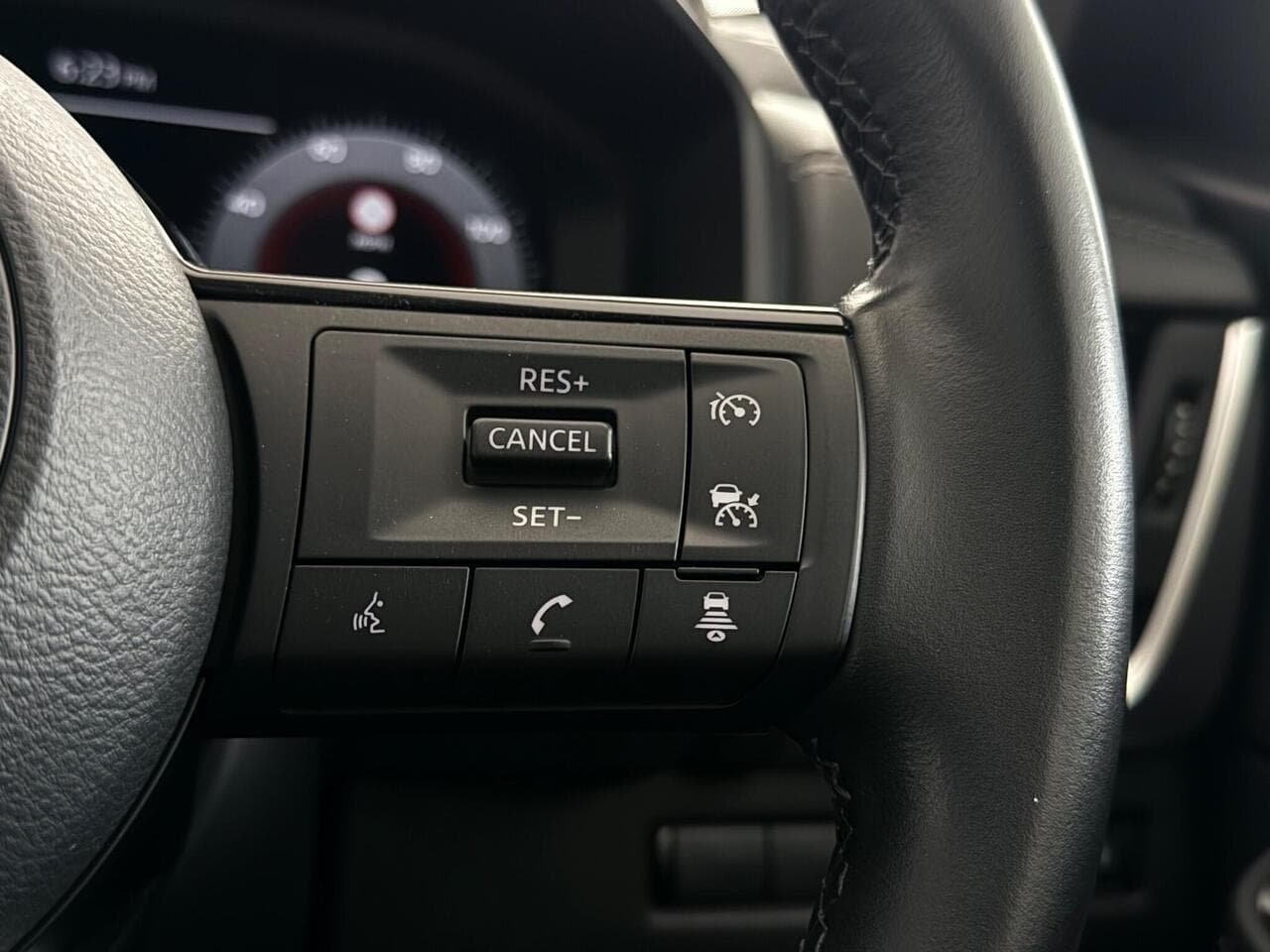 Nissan Qashqai thumbnail Misc Controls