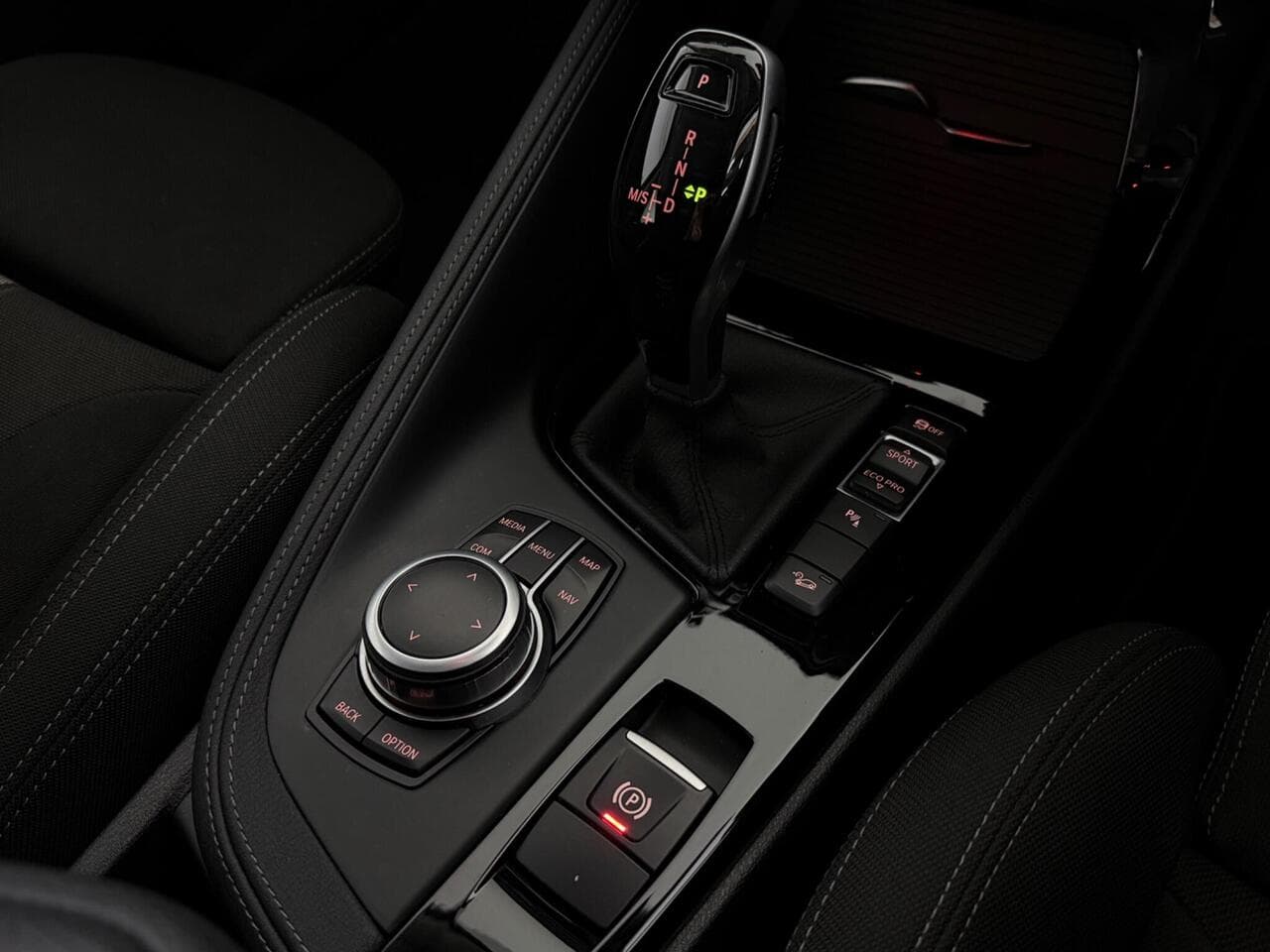 BMW X2 thumbnail Interior Front