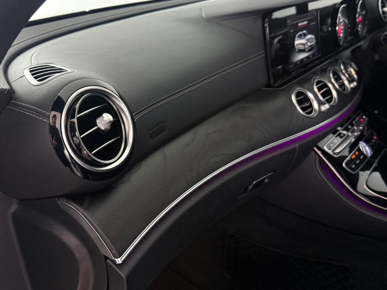 Mercedes-Benz E Class thumbnail Misc Controls