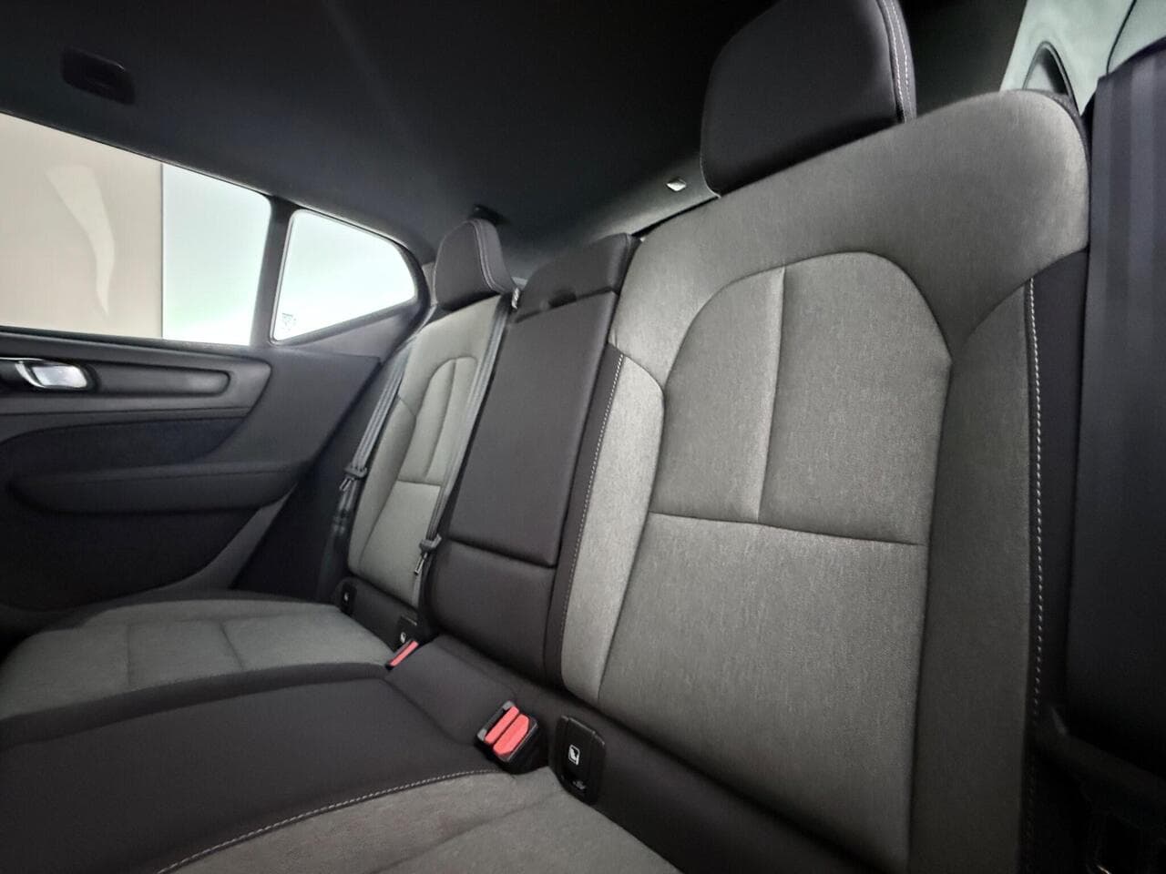 Volvo XC40 thumbnail Seats Rear
