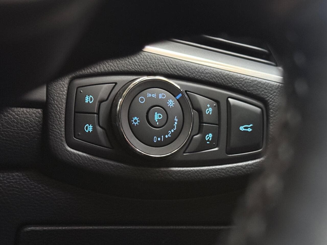 Ford Edge thumbnail Misc Controls