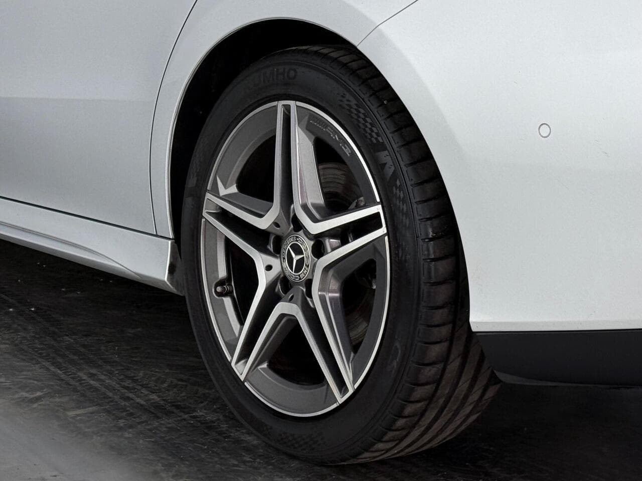 Mercedes-Benz CLA thumbnail Wheel