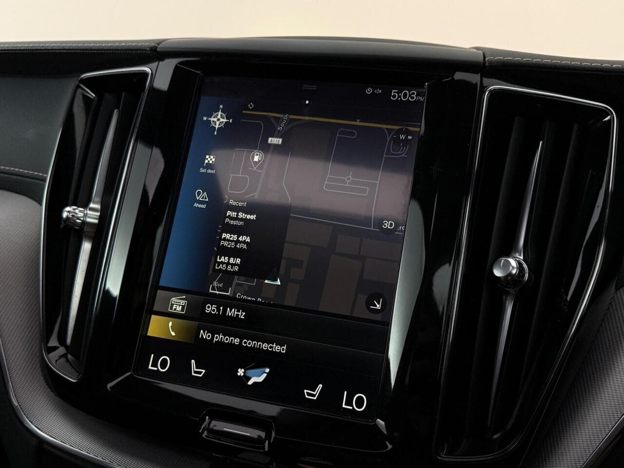 Volvo XC60 thumbnail Infotainment System