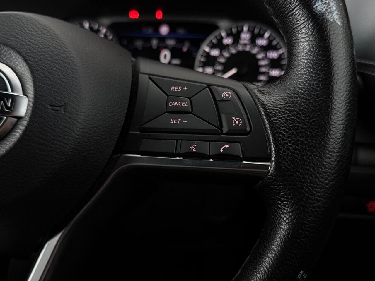 Nissan Juke thumbnail Misc Controls