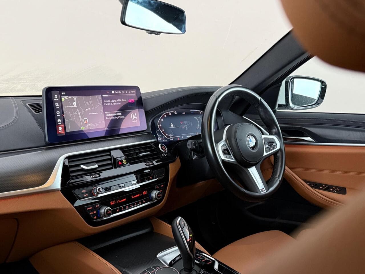 BMW 5 Series thumbnail Interior Front