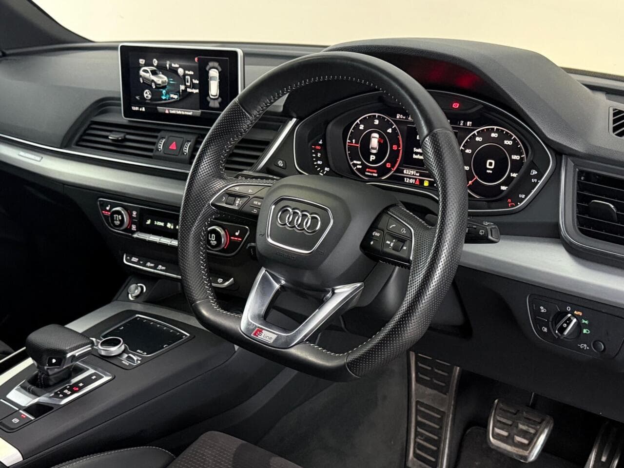 Audi Q5 thumbnail Interior Front