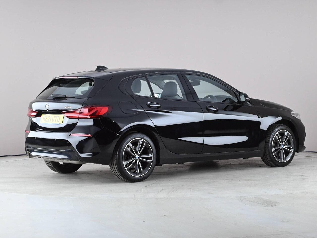 BMW 1 Series thumbnail Front Right