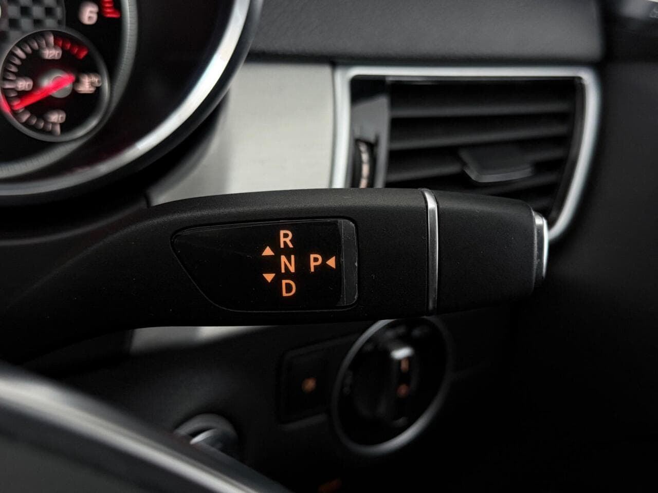 Mercedes-Benz GLE thumbnail Misc Controls