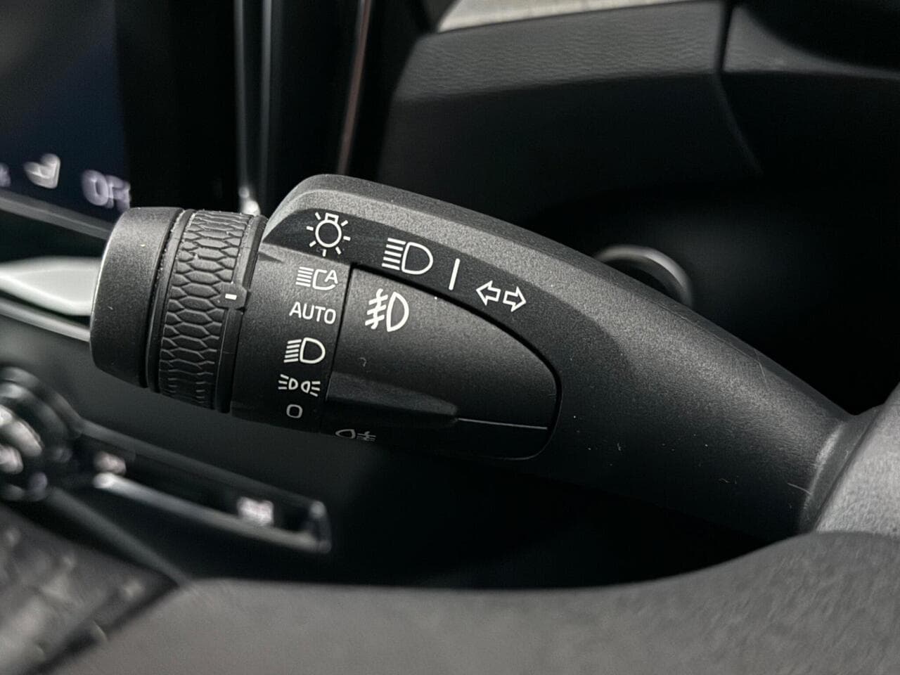 Volvo XC40 thumbnail Misc Controls