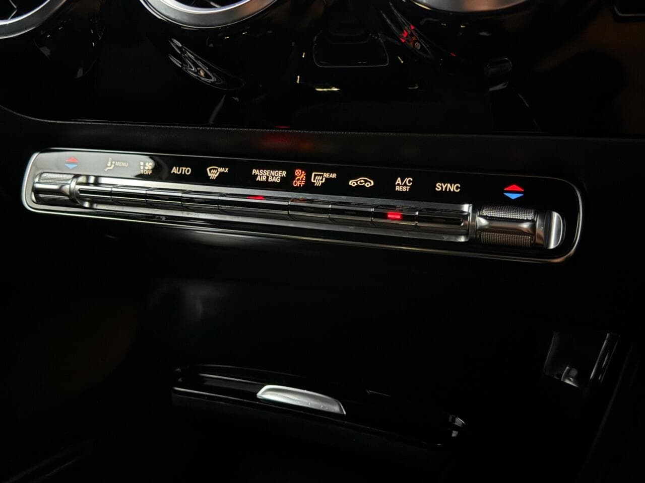 Mercedes-Benz A Class thumbnail Misc Controls